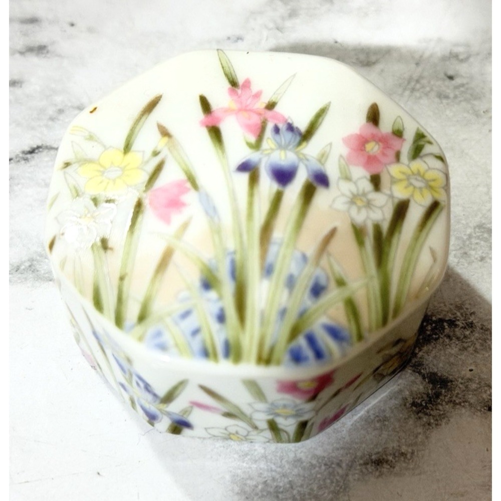 Takashashi San Fransico, Small Trinket Box Floral / Iris (A3205)